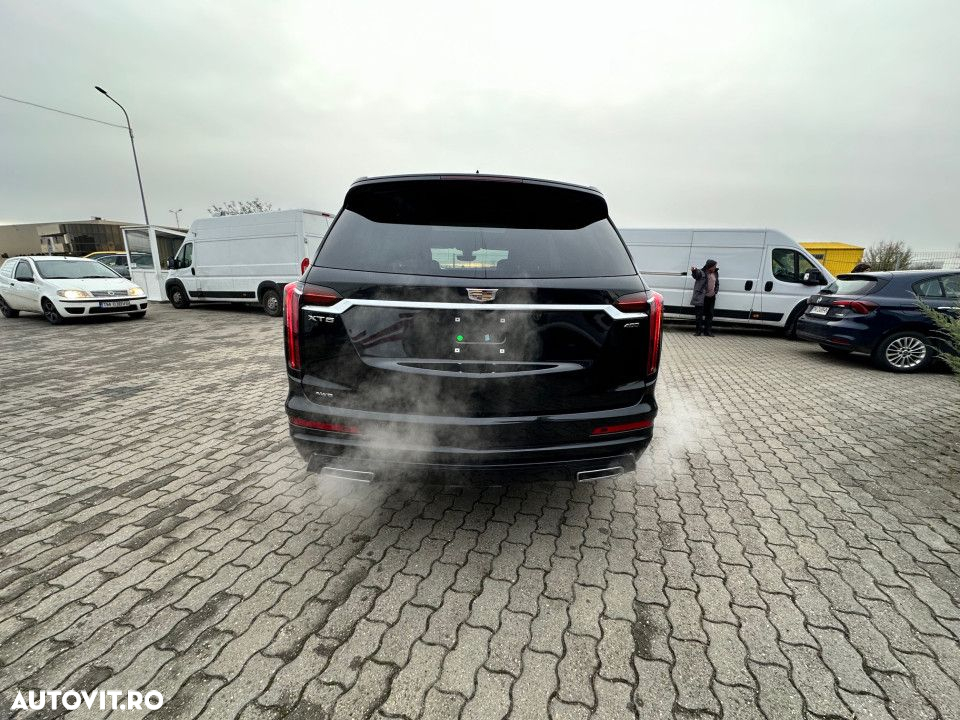 Cadillac XT6 - 5