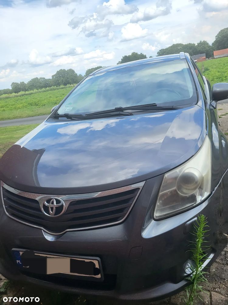 Toyota Avensis - 2