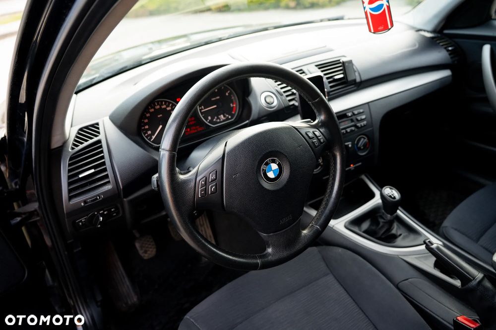 BMW Seria 1 118d DPF - 11