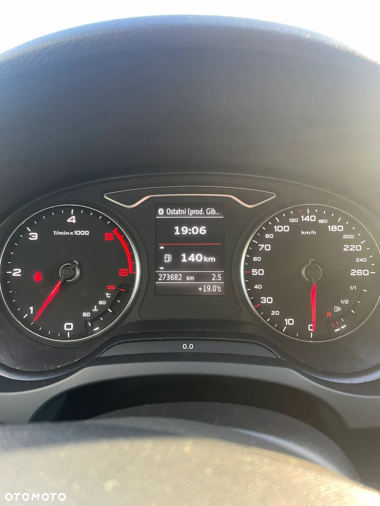 Audi A3 Sportback 1.6 TDI DPF Ambiente - 10