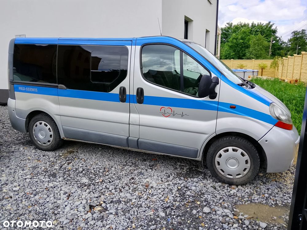 Renault Trafic Passenger - 1