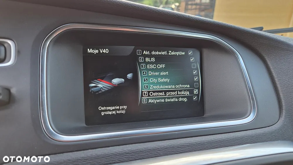 Volvo V40 Cross Country D4 Summum - 11
