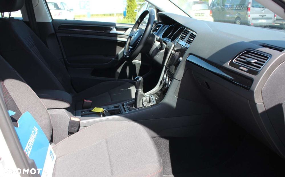 Volkswagen Golf - 16