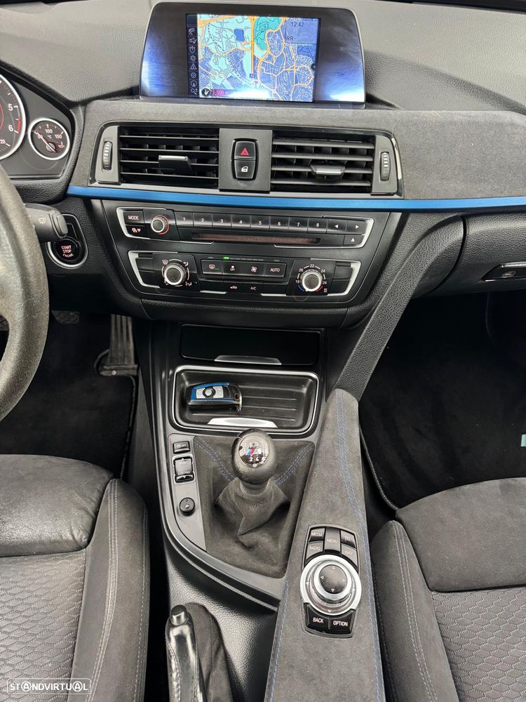 BMW 318 d Pack M - 19