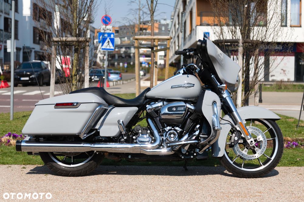 Harley-Davidson Touring Street Glide - 12
