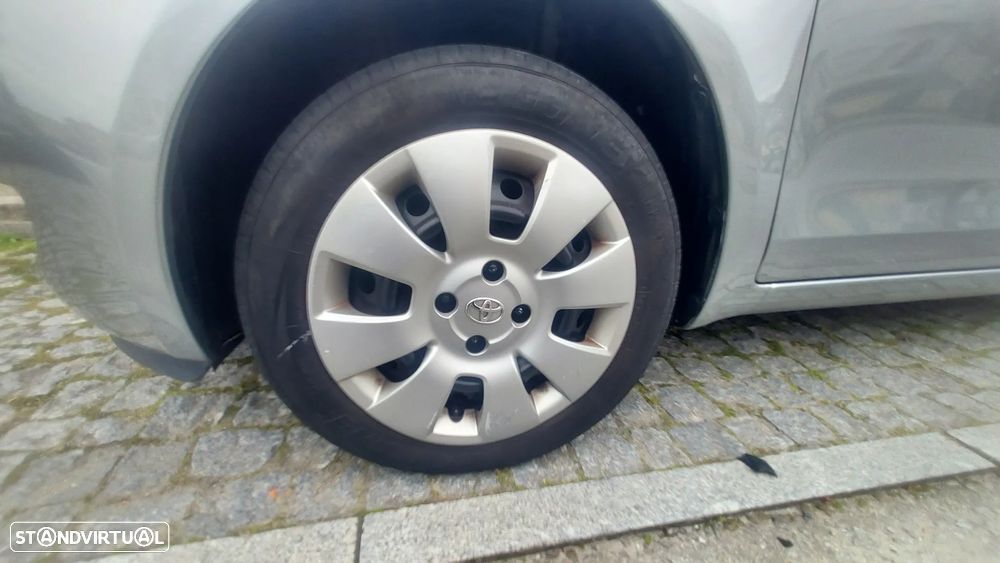 Toyota Yaris 1.0 VVT-i Sol - 27