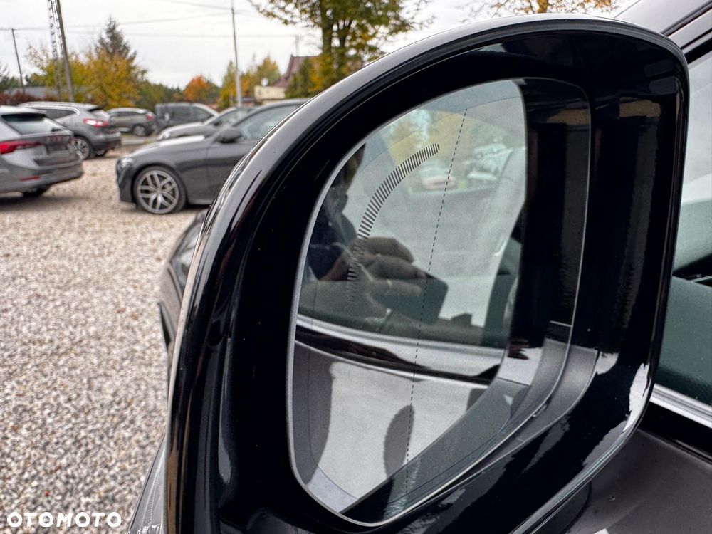 Volvo XC 60 B4 D AWD Plus Dark - 29
