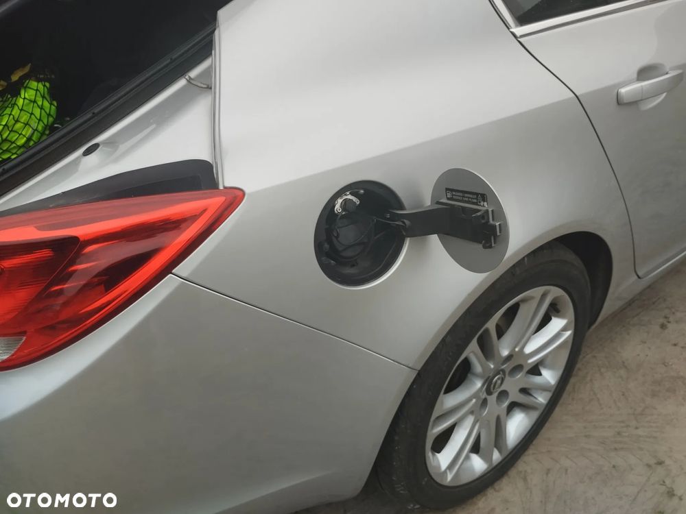 Opel Insignia - 8