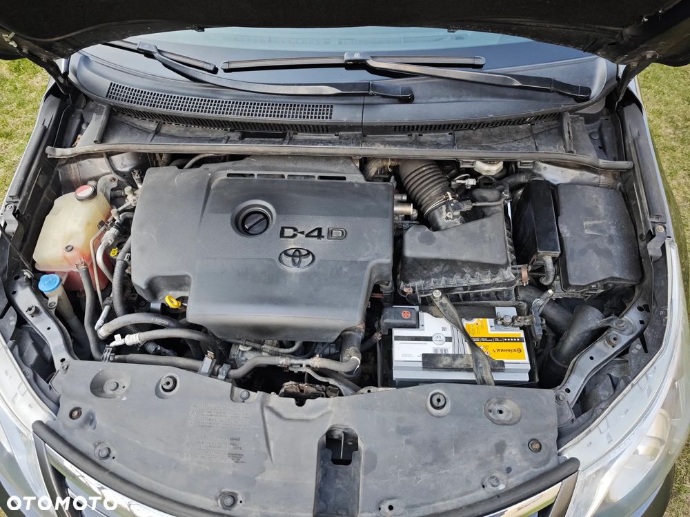 Toyota Avensis 2.0 D-4D Active - 18