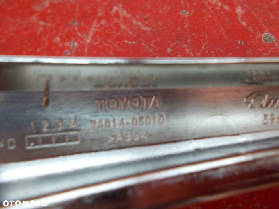 TOYOTA AVENSIS T27 15-> LISTWA CHROM KLAPY TYŁ LEWA 76814-06010 - 2