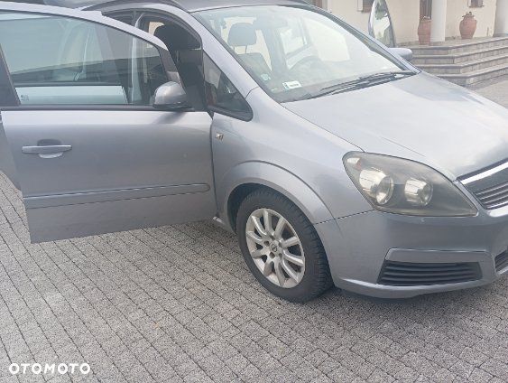 Opel Zafira 1.9 CDTI - 13