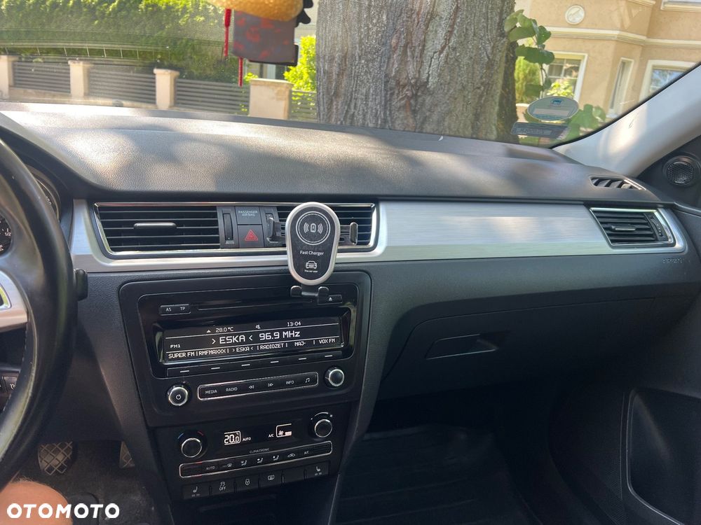 Skoda RAPID Spb 1.2 TSI Edition - 11