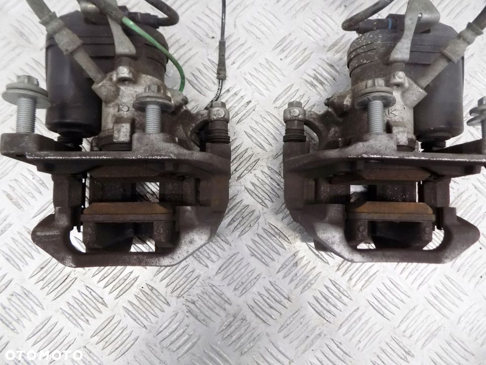 BMW 3 G20 ZACISK KLOCKI TARCZE HAMULCOWE TYŁ - 7