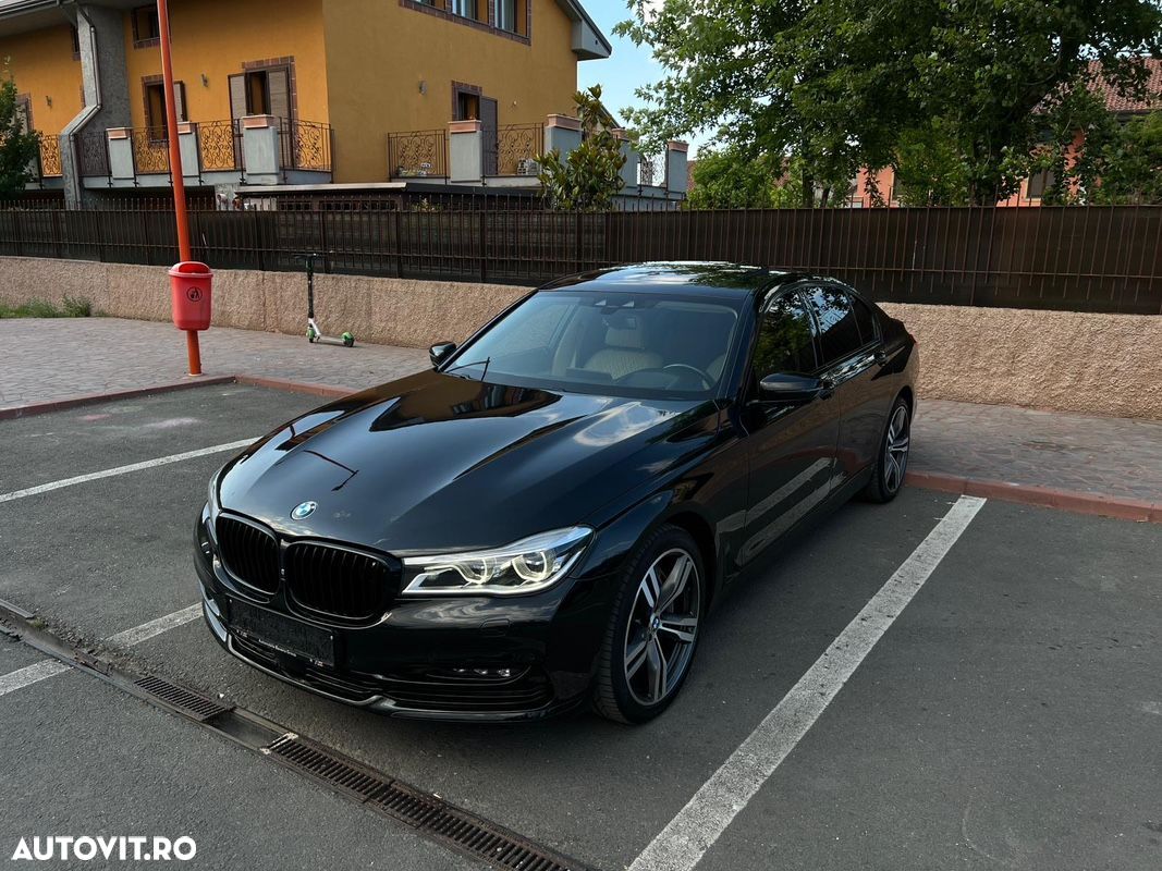 BMW Seria 7 750i xDrive - 1