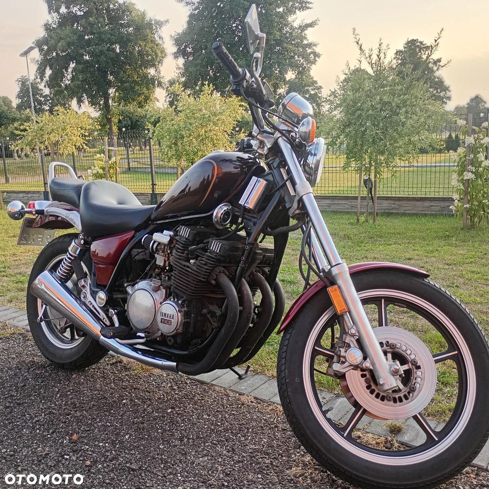 Yamaha Maxim - 1