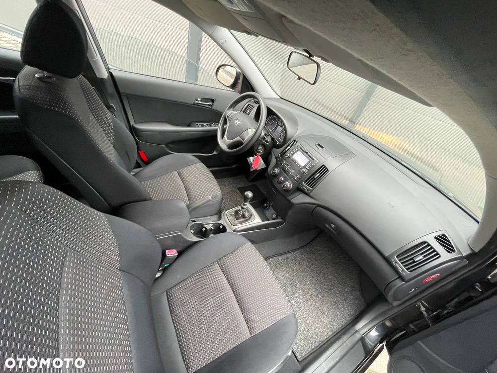 Hyundai i30 1.6 Classic + - 16