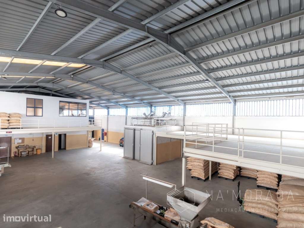 Armazém industrial para venda em Lourosa na Zona Industrial do Casa... - Grande imagem: 3/31