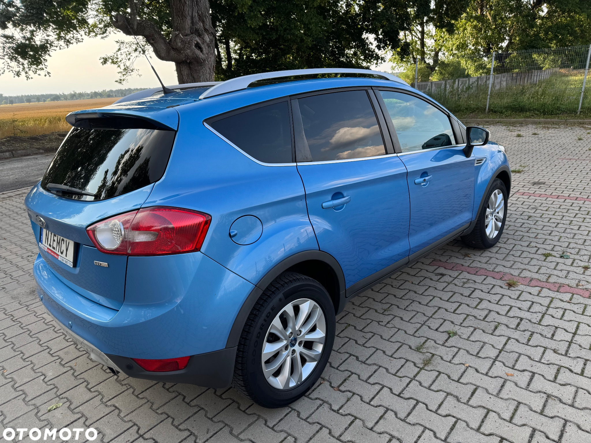 Ford Kuga - 12