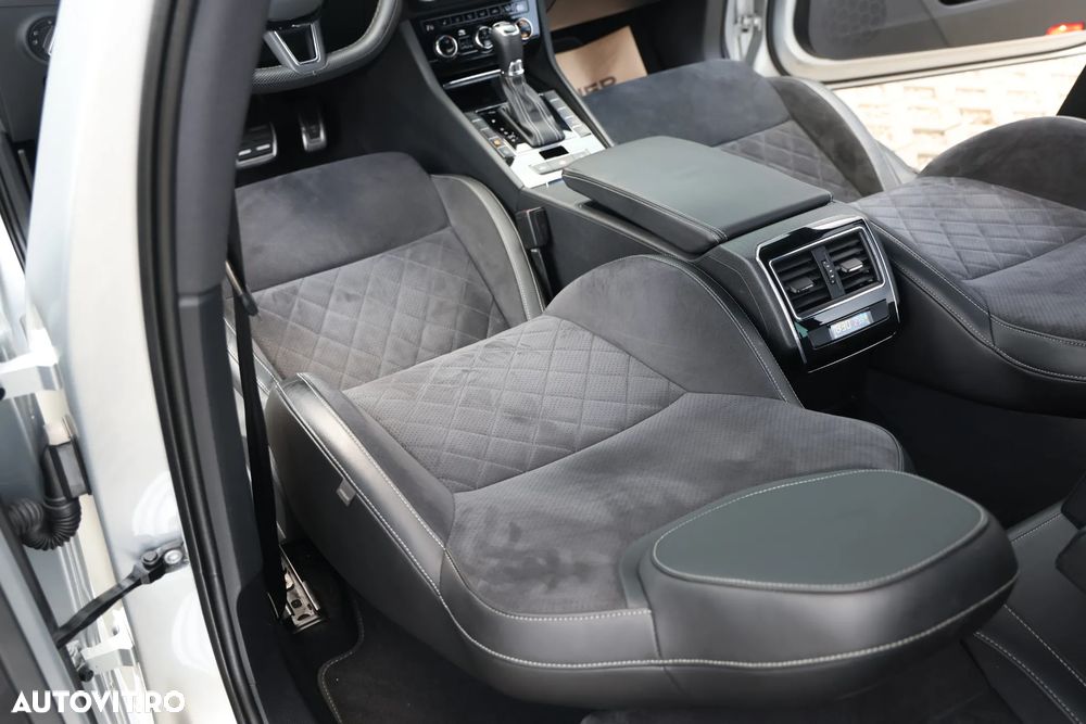 Skoda Superb 2.0 TDI DSG Sportline - 9