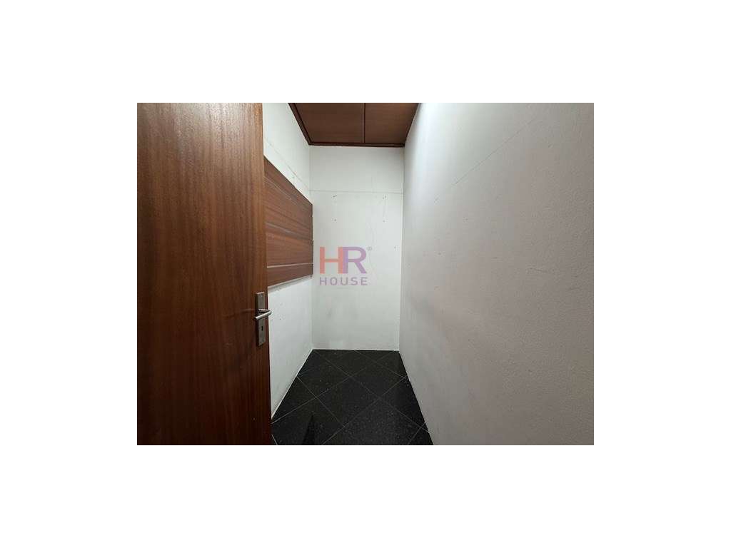 Vale das Flores arrenda-se loja. - Grande imagem: 5/15