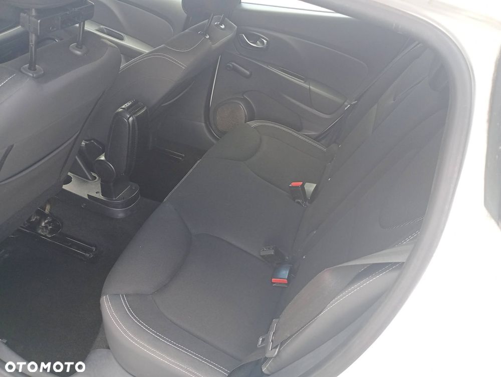Renault Clio 1.2 16V Alize - 12