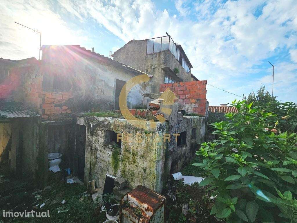 Moradia Térrea para Recuperar em Vilar do Paraíso – Vila Nova de Gaia - Grande imagem: 3/27