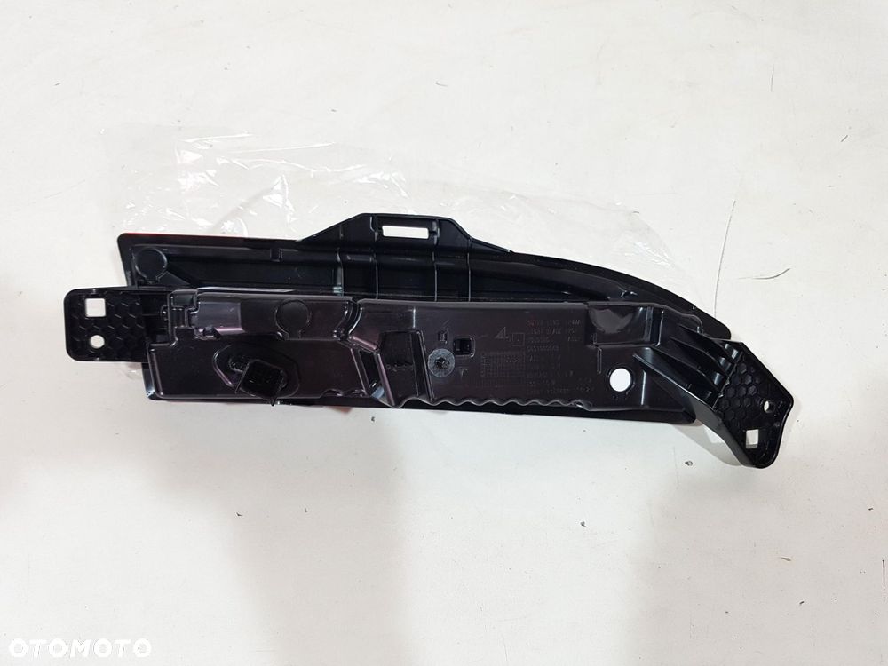 TESLA 3 HIGHLAND HL 23 LAMPA TYŁ TYLNA W ZDERZAK LEWA 1712513-00-E NOWA ORG - 3