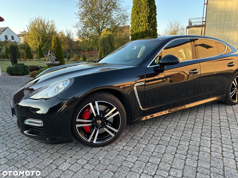 Porsche Panamera - 1