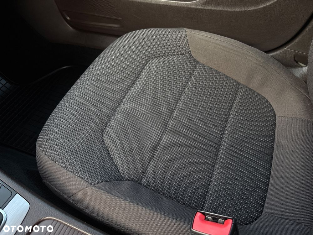 Volkswagen Passat 2.0 TDI Highline - 24
