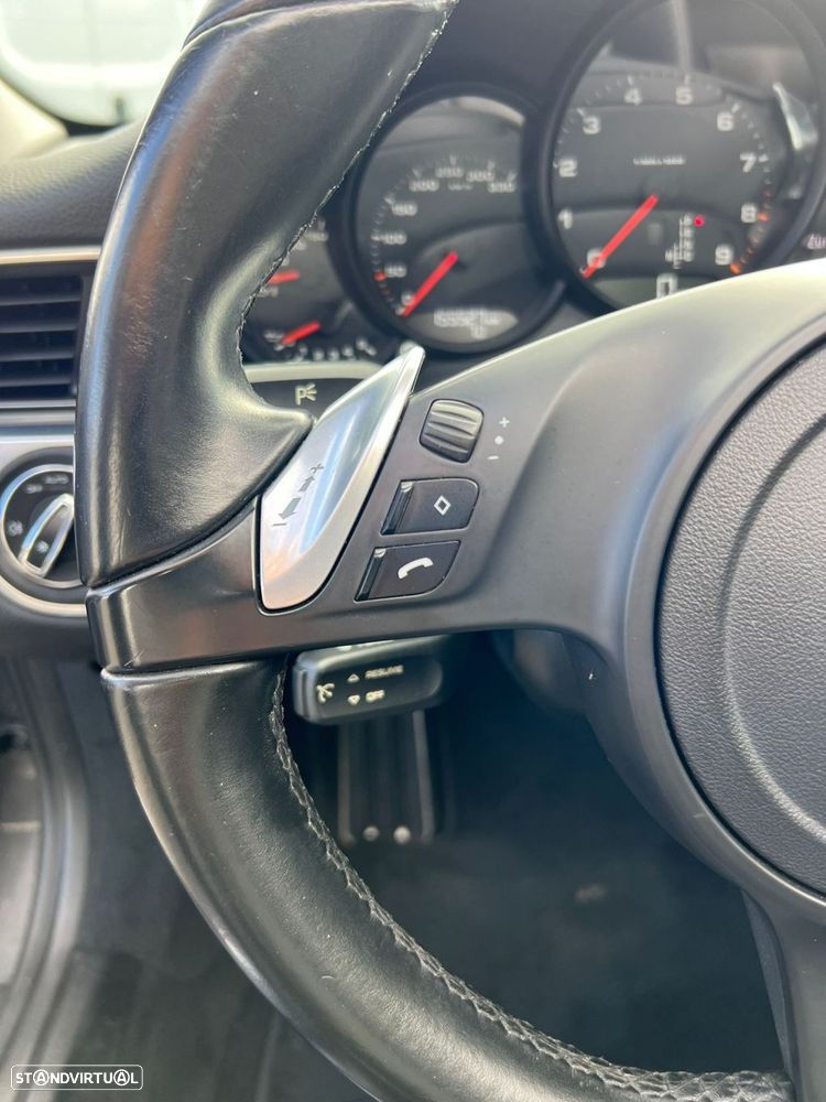 Porsche 911 Série F - 41