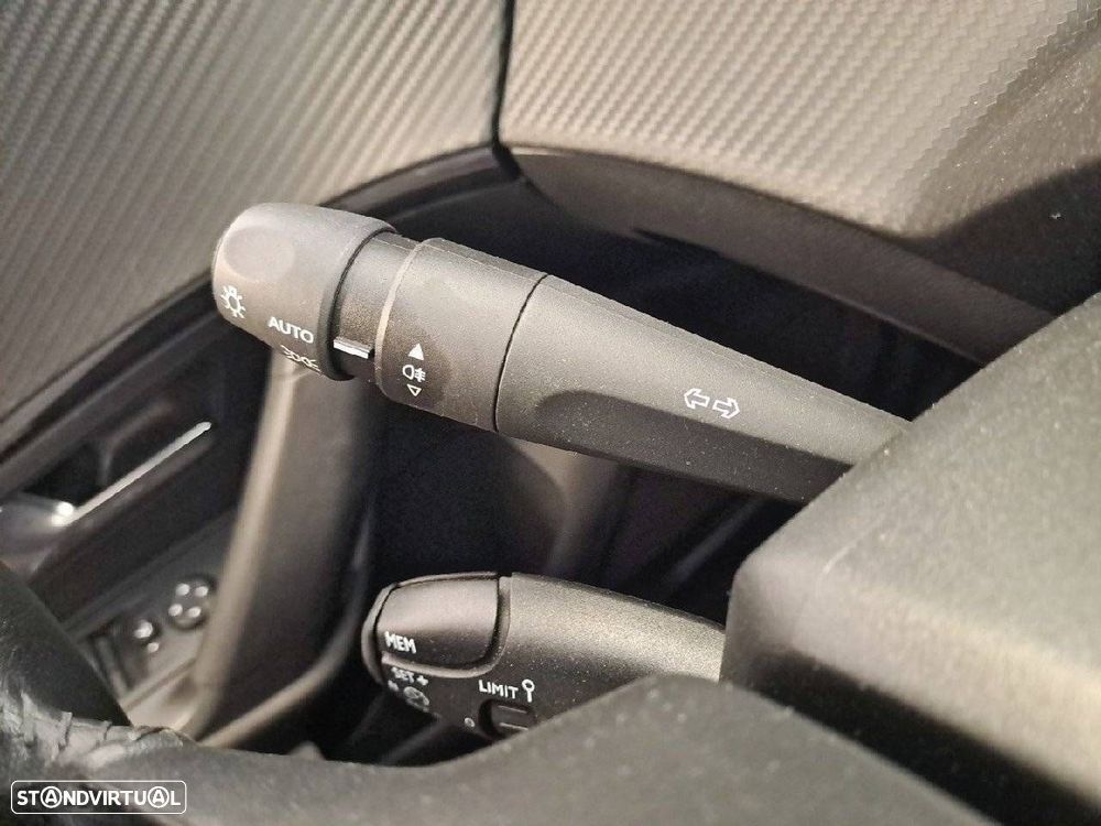 Peugeot 2008 1.2 PureTech Active - 14