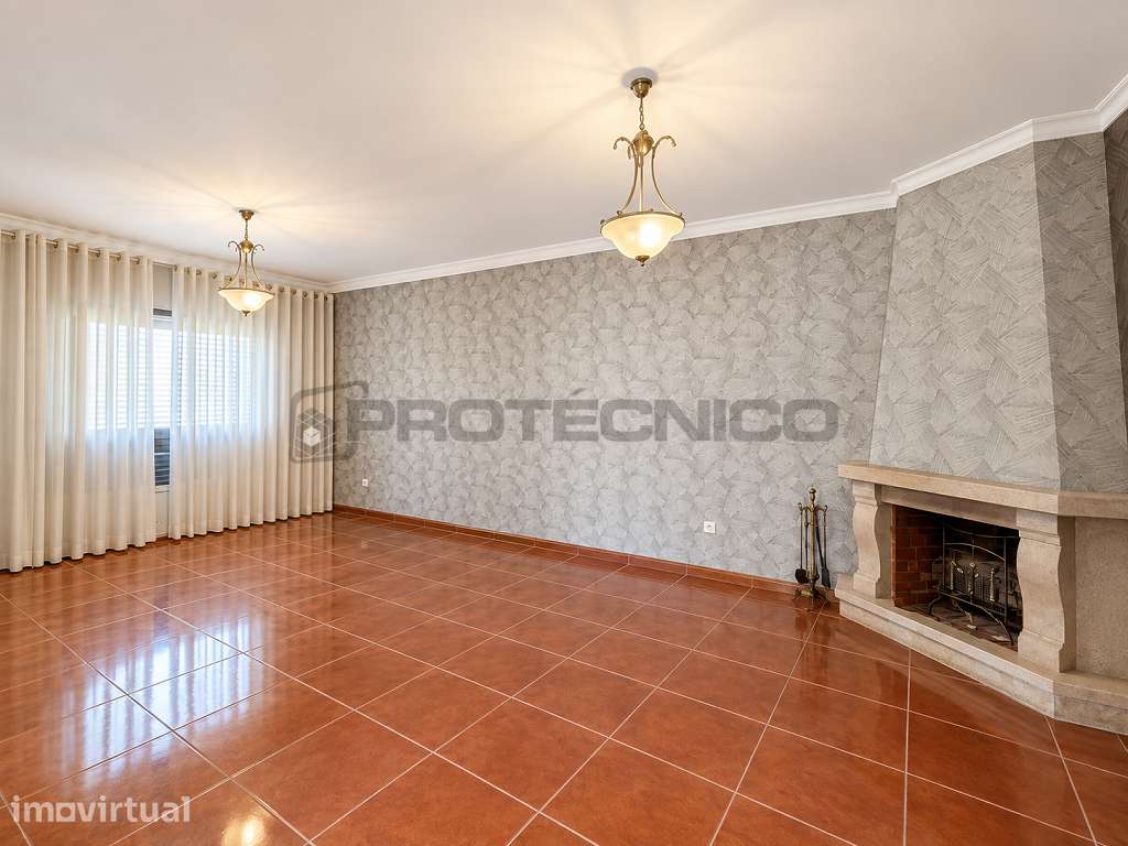 Moradia T4 com piscina e anexos | Gafanha da Nazaré - Grande imagem: 4/34