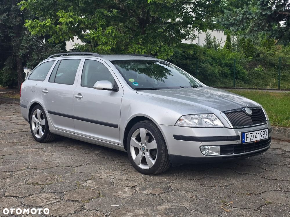 Skoda Octavia 2.0 FSI Elegance Tiptr - 1