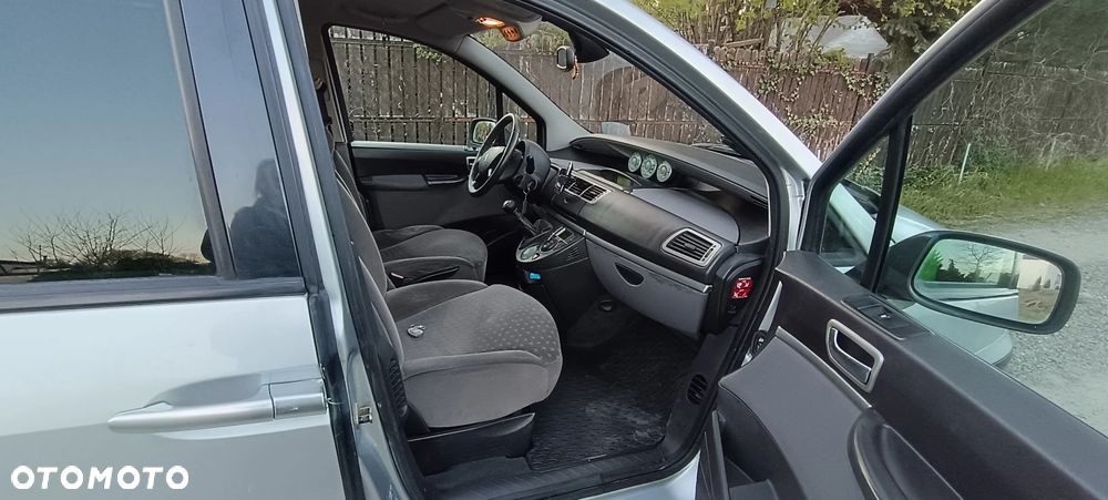 Peugeot 807 2.2 ST - 7