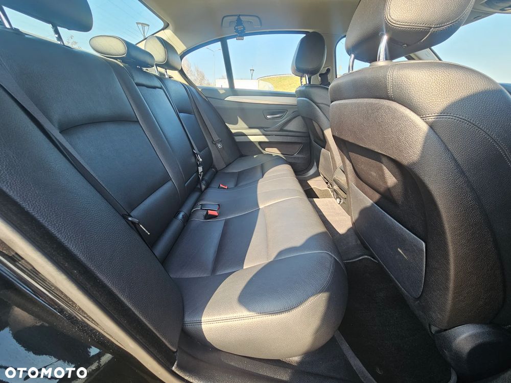 BMW Seria 5 525d xDrive Modern Line - 24