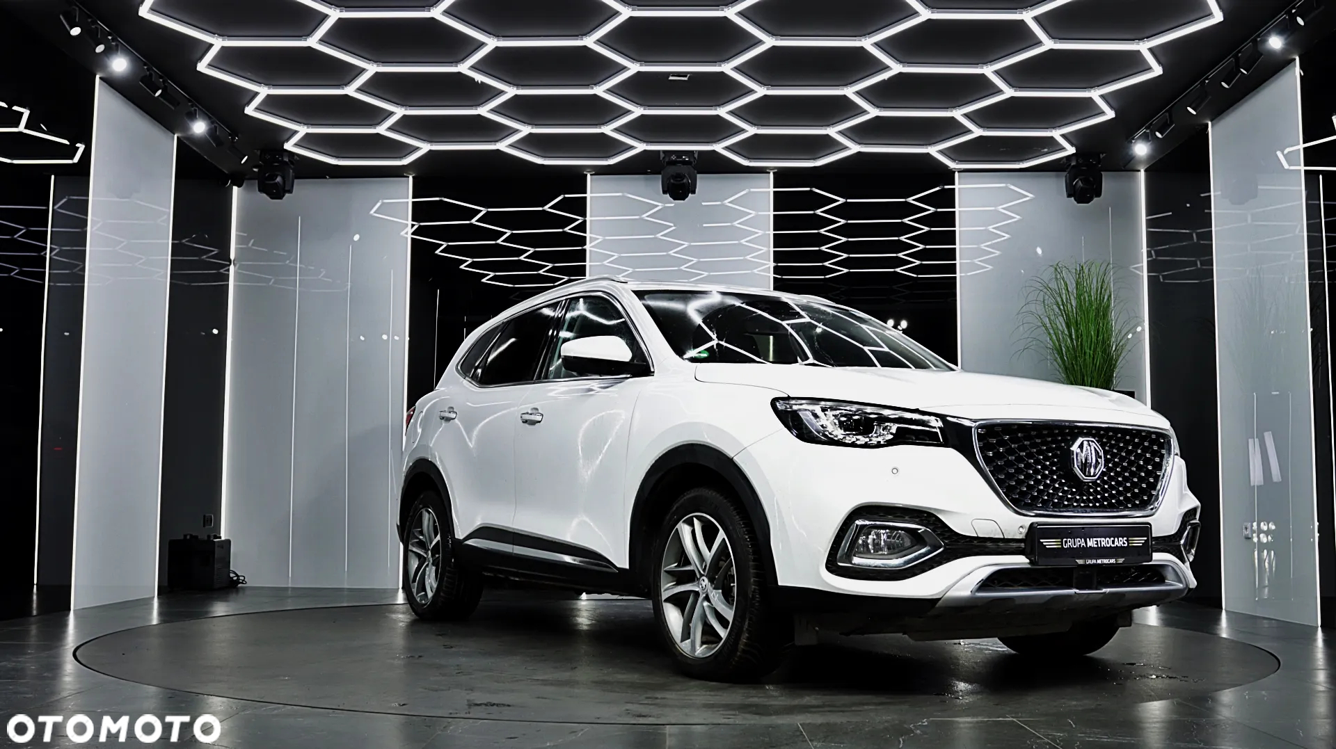 MG EHS 1.5T-GDI PHEV Luxury - 16