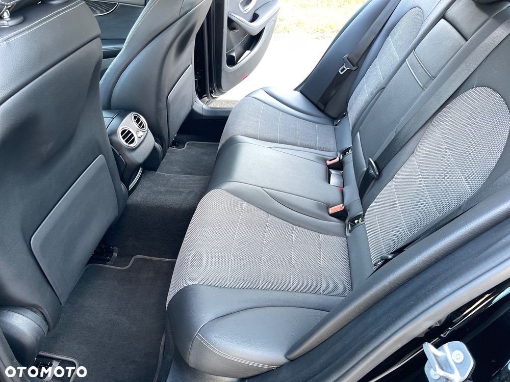 Mercedes-Benz Klasa C 180 9G-TRONIC - 26