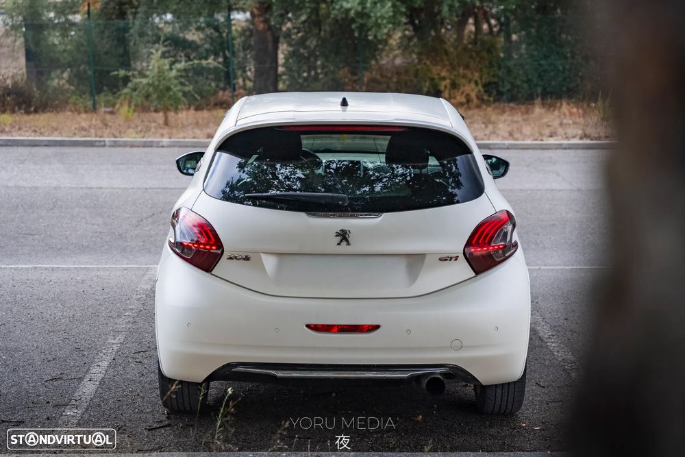 Peugeot 208 1.6 THP GTi - 9
