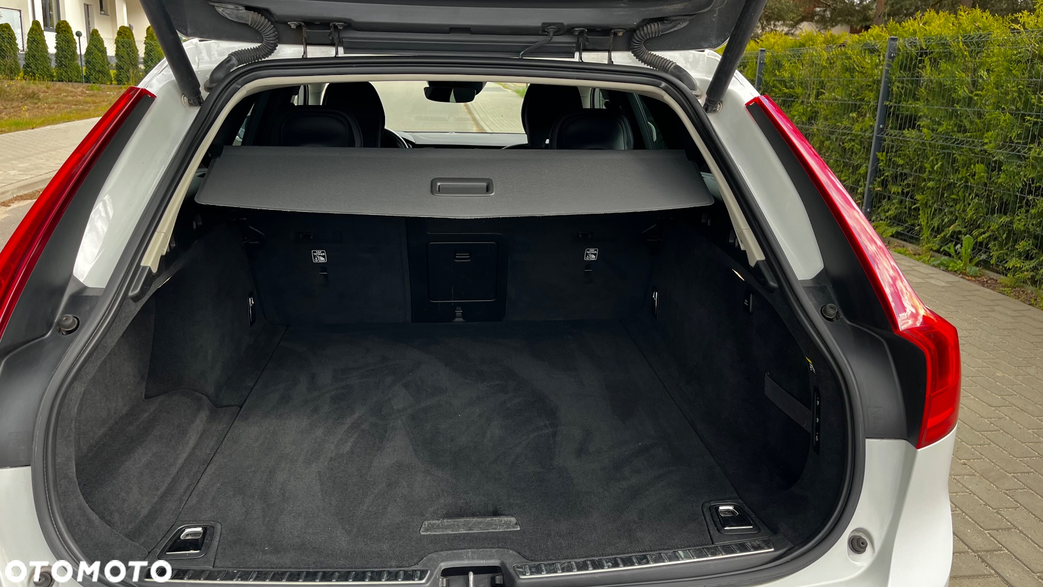 Volvo V90 D4 AWD Geartronic Momentum - 29