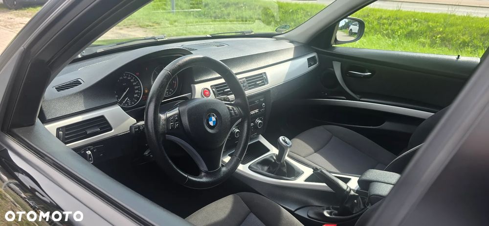 BMW Seria 3 - 35
