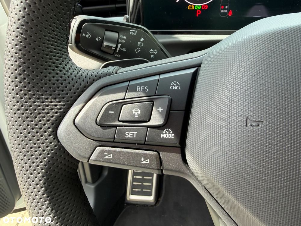 Volkswagen T-Roc 1.5 eTSI R-Line DSG - 23