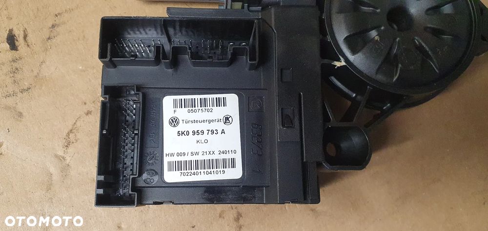 Silniczek szyby lewy przód przedni VW Golf VI 6 Plus 5K0959793A 5M1837401Q 5K0959701G - 6