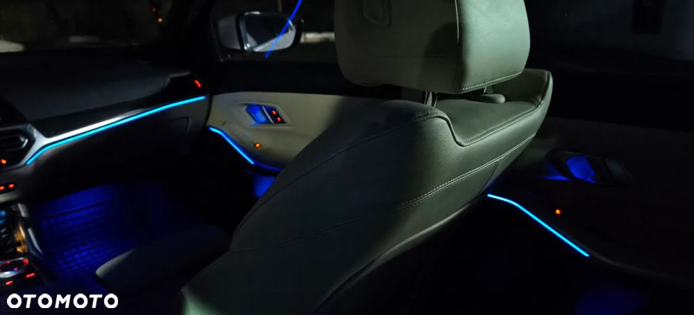 BMW Seria 3 330i - 23