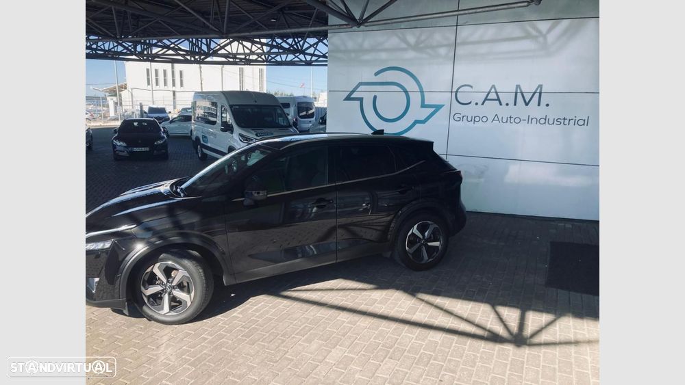 Nissan Qashqai 1.3 DIG-T N-Connecta Xtronic - 2