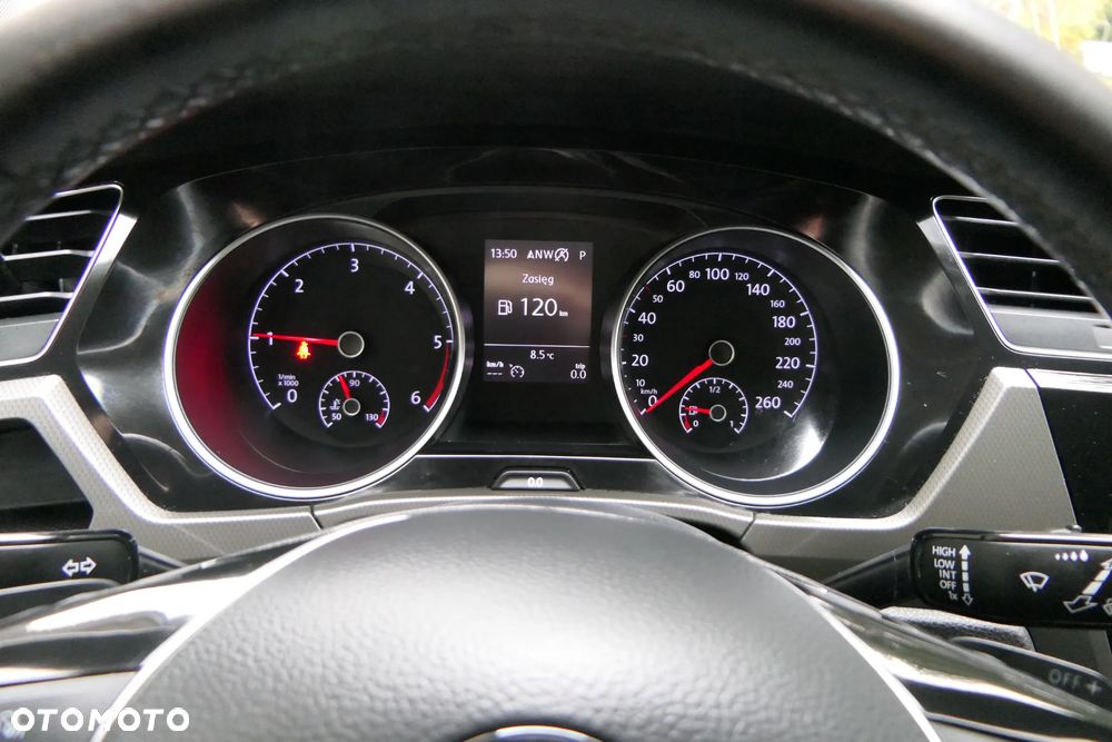 Volkswagen Touran 2.0 TDI SCR DSG Join - 28