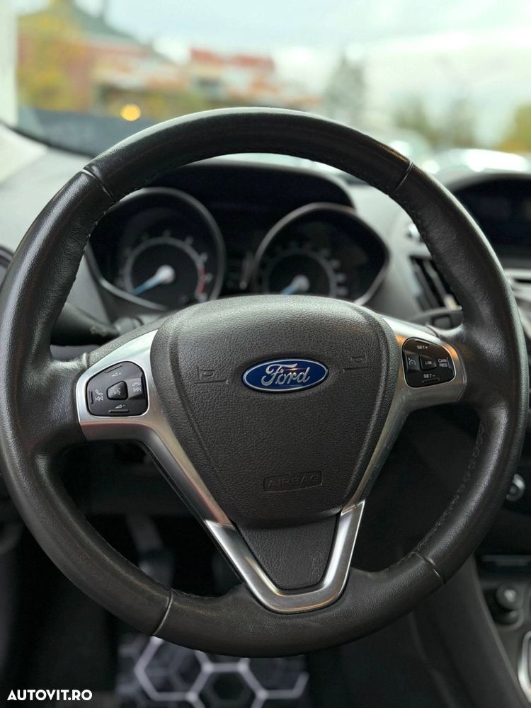 Ford Tourneo Courier 1.0 EcoBoost Titanium - 2