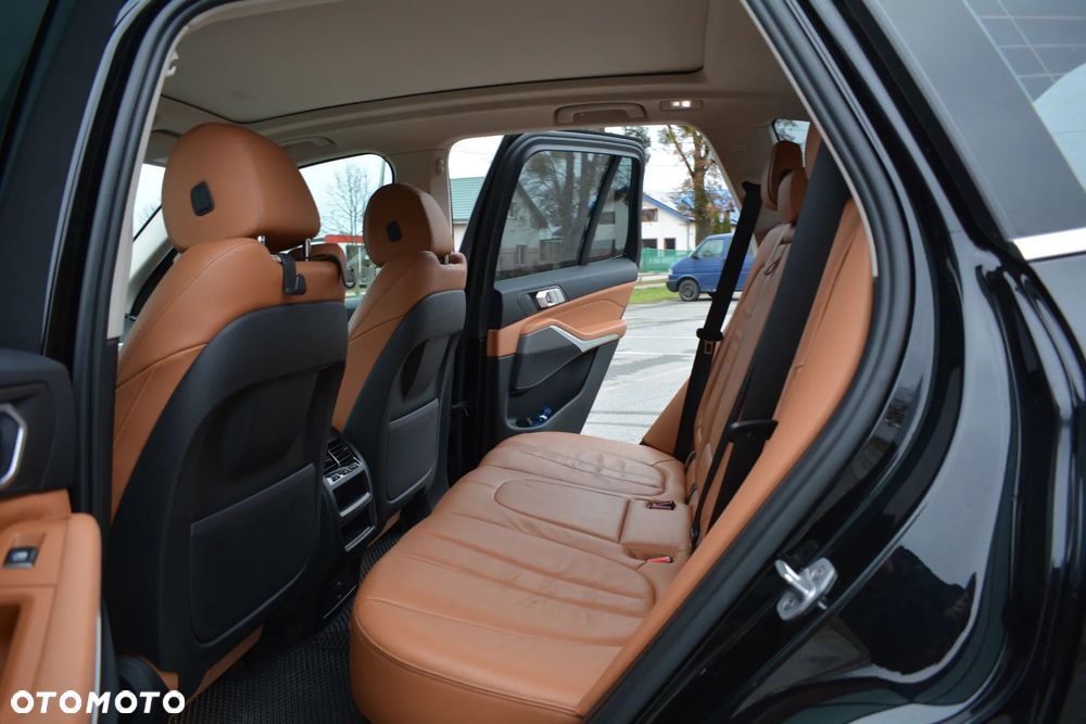 BMW X5 xDrive40i - 25