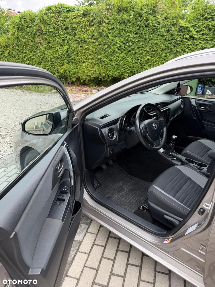 Toyota Auris - 4
