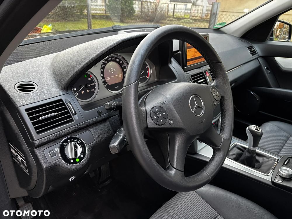 Mercedes-Benz Klasa C 180 Kompressor Avantgarde - 32