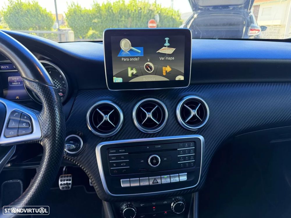 Mercedes-Benz A 180 d AMG Line - 22